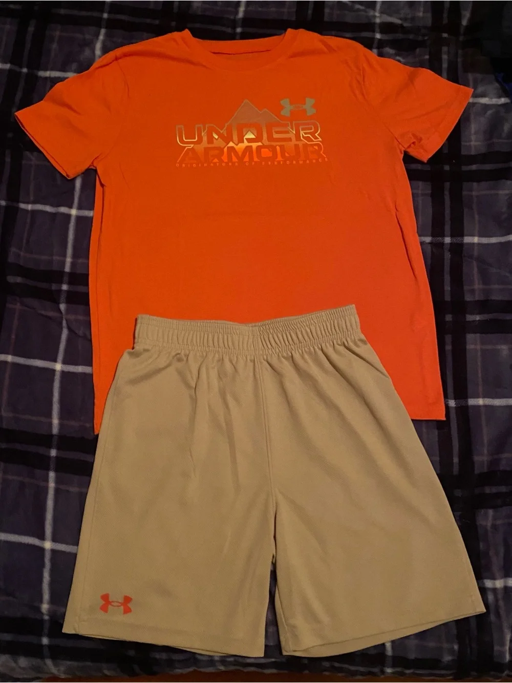 Under armour lot of 5 youth boys outfits